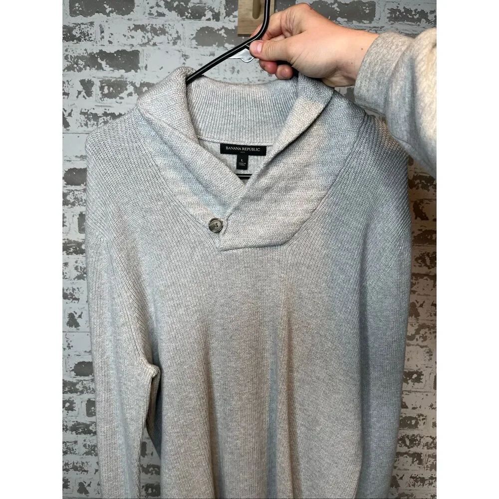 Banana Republic | men Henley gray cotton blend sweater